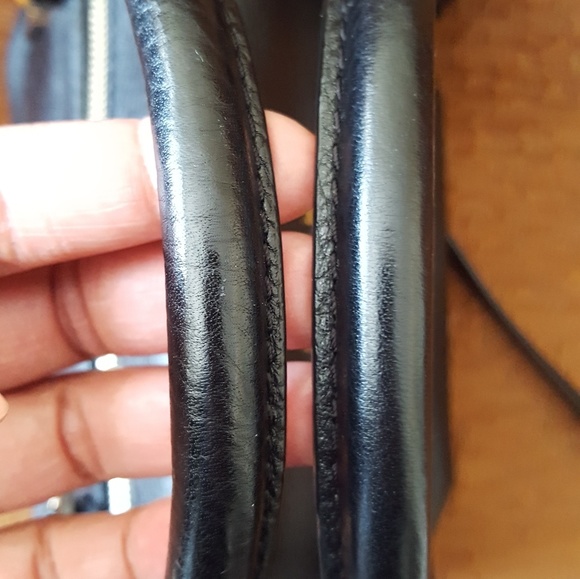 SOLD Kors Black Leather Handbag w/wallet❤👜 - Picture 4 of 8